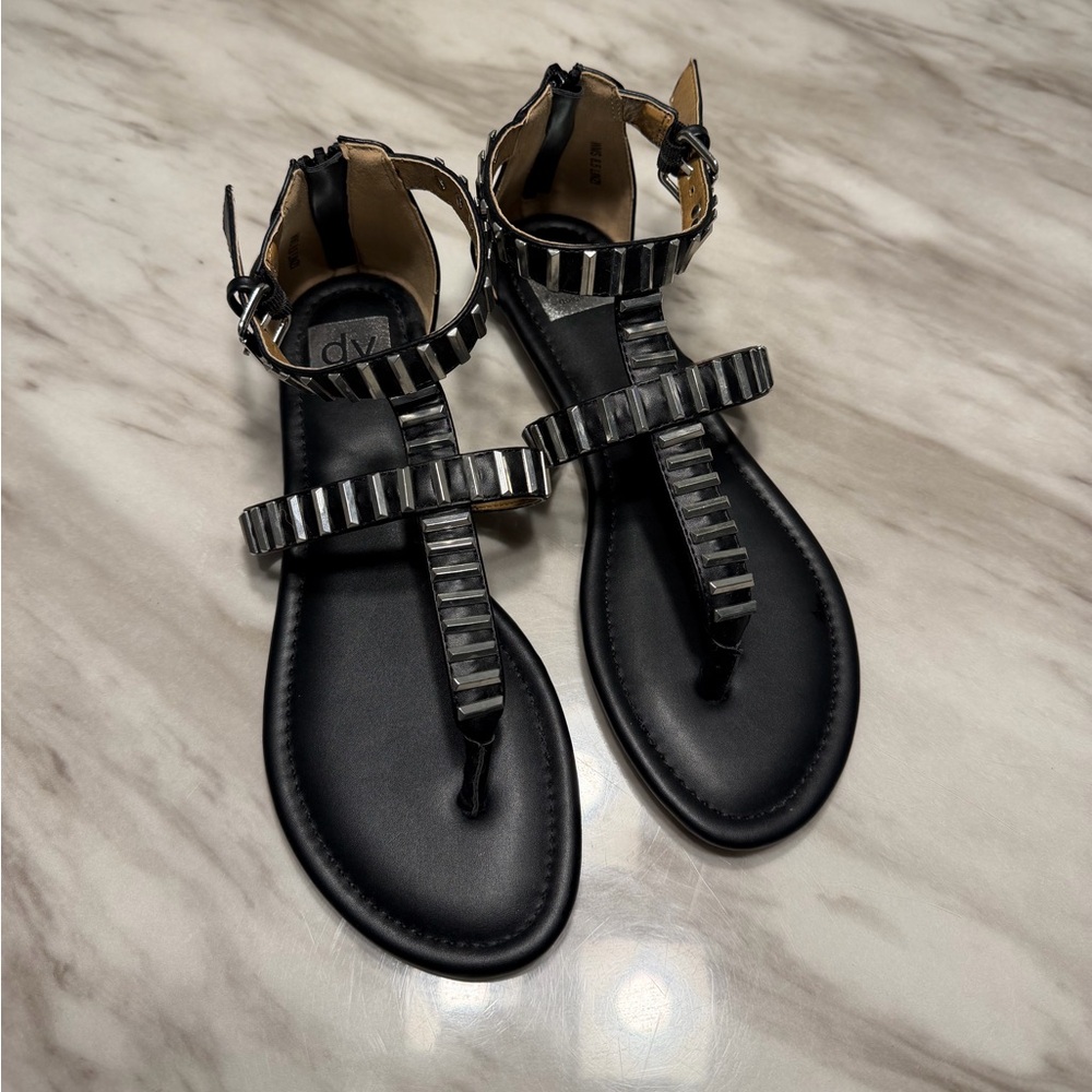 Dolce Vita sandals - size 8.5 - like new